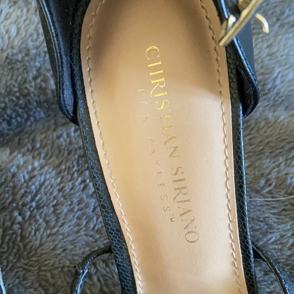 Black Pumps - Picture 2 of 4